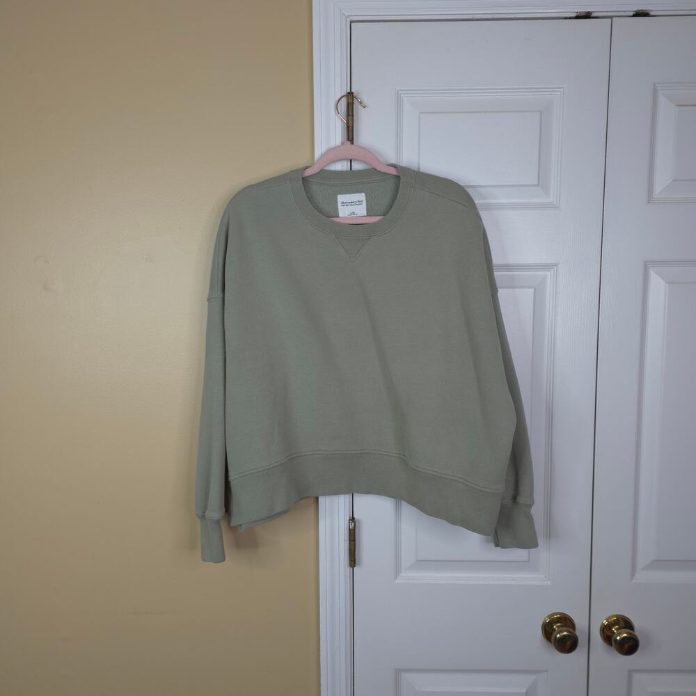 Abercrombie & Fitch Sage Green Oversized Cropped Crewneck Sweatshirt Size L/XL